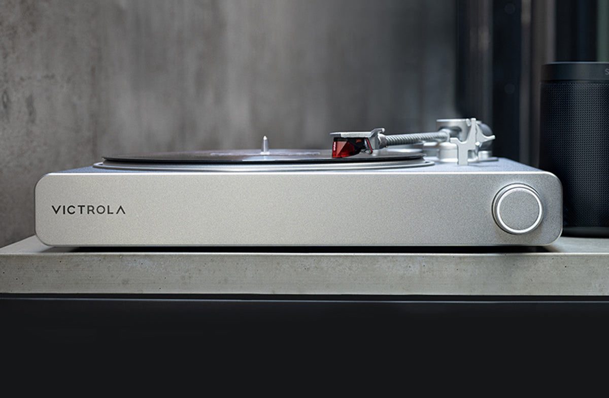 VICTROLA STREAM CARBON TURNTABLE VICTROLA STREAM CARBON TURNTABLE